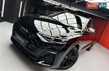Позашляховик / Кросовер Audi Q8 2025 в 