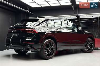 Позашляховик / Кросовер Audi Q8 2025 в 