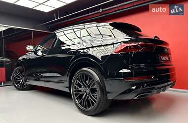Позашляховик / Кросовер Audi Q8 2025 в 