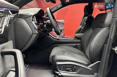 Позашляховик / Кросовер Audi Q8 2025 в 