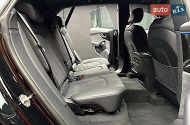 Позашляховик / Кросовер Audi Q8 2025 в 