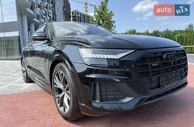 Внедорожник / Кроссовер Audi Q8 2023 в 