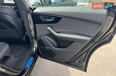 Внедорожник / Кроссовер Audi Q8 2025 в 