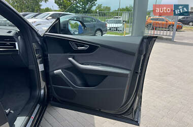 Внедорожник / Кроссовер Audi Q8 2025 в 