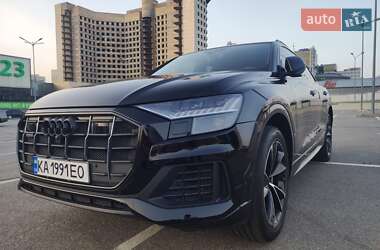 Внедорожник / Кроссовер Audi Q8 2021 в 