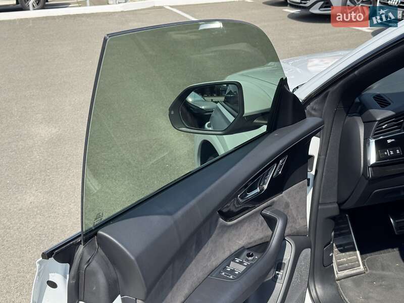 Внедорожник / Кроссовер Audi Q8 2019 в Киеве