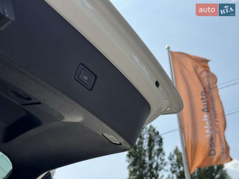 Внедорожник / Кроссовер Audi Q8 2019 в Киеве