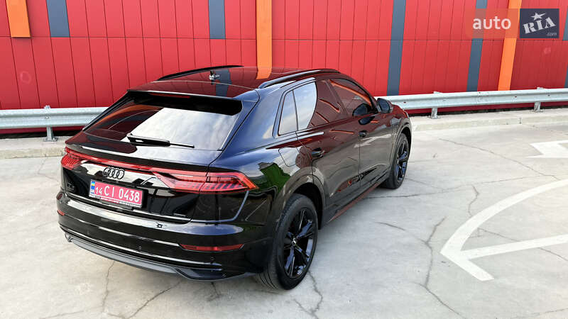 Внедорожник / Кроссовер Audi Q8 2019 в Киеве