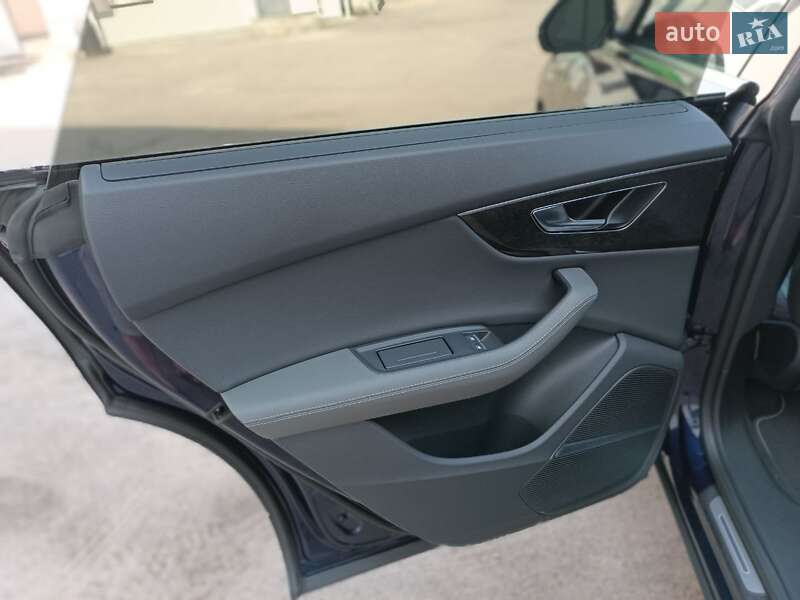 Внедорожник / Кроссовер Audi Q8 2021 в Львове