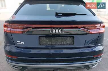 Внедорожник / Кроссовер Audi Q8 2021 в 