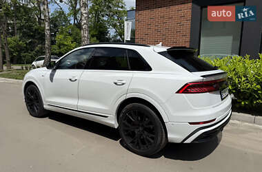 Внедорожник / Кроссовер Audi Q8 2020 в 