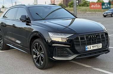 Внедорожник / Кроссовер Audi Q8 2021 в 