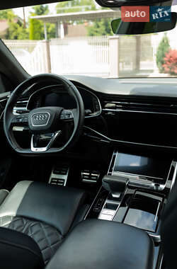 Внедорожник / Кроссовер Audi Q8 2018 в 