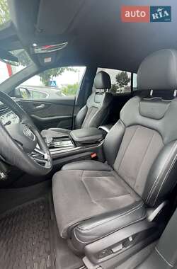 Внедорожник / Кроссовер Audi Q8 2019 в 