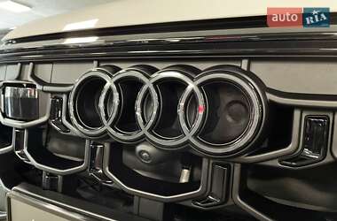Позашляховик / Кросовер Audi Q8 2024 в 