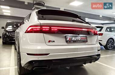 Позашляховик / Кросовер Audi Q8 2024 в 