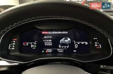 Позашляховик / Кросовер Audi Q8 2024 в 