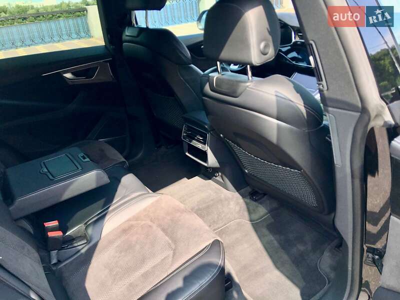 Внедорожник / Кроссовер Audi Q8 2018 в Киеве