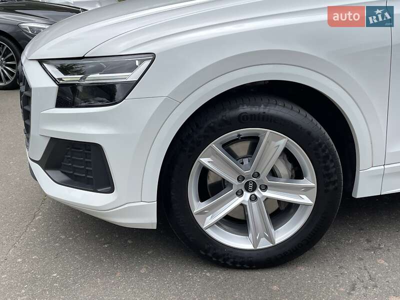Внедорожник / Кроссовер Audi Q8 2021 в Киеве