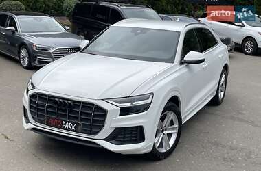 Внедорожник / Кроссовер Audi Q8 2021 в 