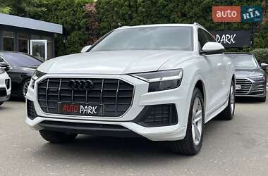 Внедорожник / Кроссовер Audi Q8 2021 в 