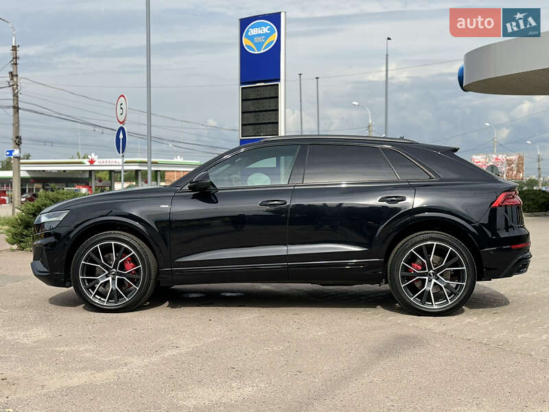 Внедорожник / Кроссовер Audi Q8 2019 в Сумах