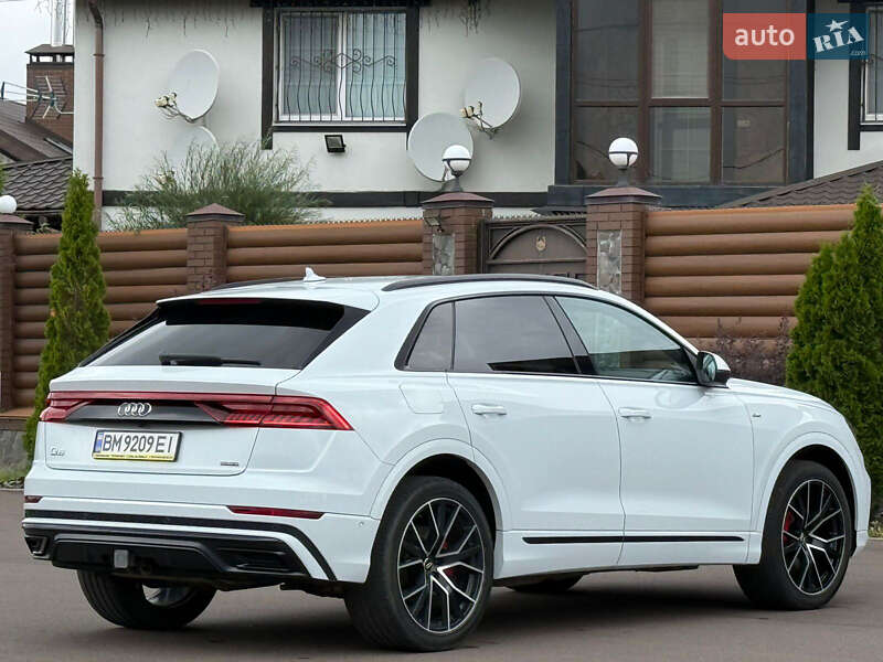 Внедорожник / Кроссовер Audi Q8 2020 в Киеве