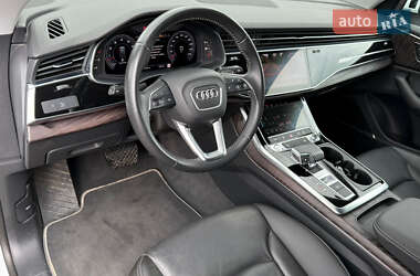 Внедорожник / Кроссовер Audi Q8 2020 в 