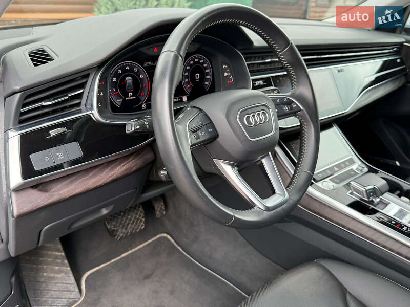Внедорожник / Кроссовер Audi Q8 2020 в Киеве