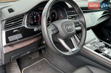 Внедорожник / Кроссовер Audi Q8 2020 в 