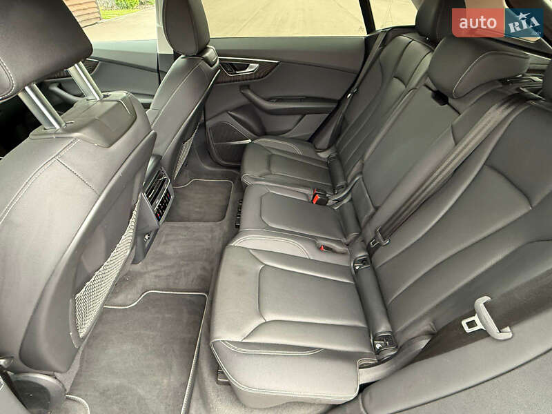 Внедорожник / Кроссовер Audi Q8 2020 в Киеве