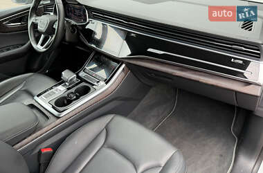 Внедорожник / Кроссовер Audi Q8 2020 в 
