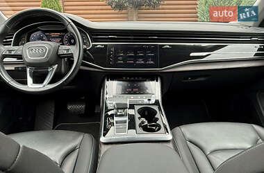 Внедорожник / Кроссовер Audi Q8 2020 в 