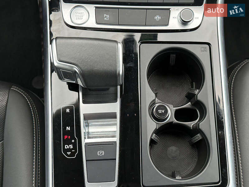 Внедорожник / Кроссовер Audi Q8 2020 в Киеве
