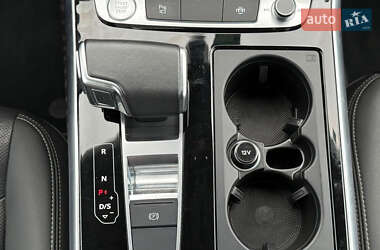 Внедорожник / Кроссовер Audi Q8 2020 в 