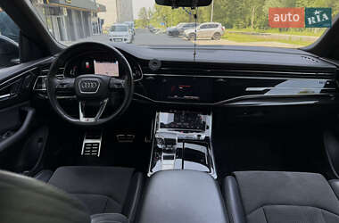 Внедорожник / Кроссовер Audi Q8 2021 в 