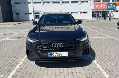Внедорожник / Кроссовер Audi Q8 2021 в 
