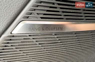 Внедорожник / Кроссовер Audi Q8 2023 в 