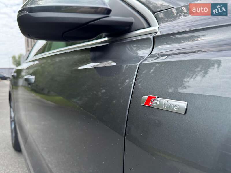 Внедорожник / Кроссовер Audi Q8 2018 в Киеве