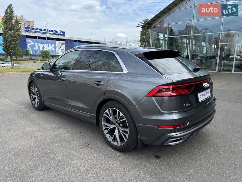 Внедорожник / Кроссовер Audi Q8 2018 в Киеве