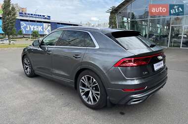 Внедорожник / Кроссовер Audi Q8 2018 в 