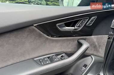 Внедорожник / Кроссовер Audi Q8 2018 в 