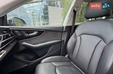 Внедорожник / Кроссовер Audi Q8 2018 в 