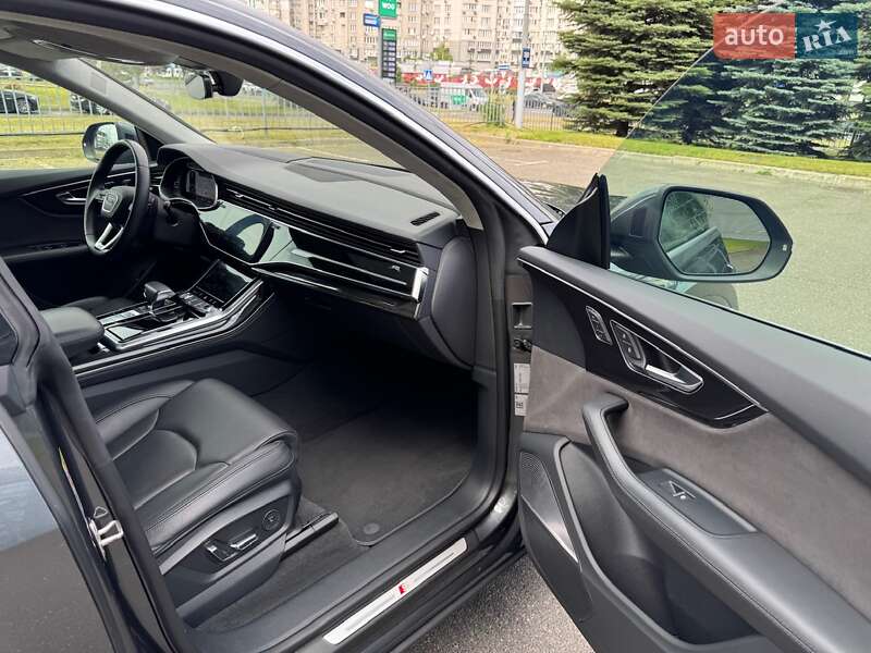 Внедорожник / Кроссовер Audi Q8 2018 в Киеве