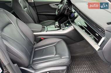 Внедорожник / Кроссовер Audi Q8 2019 в 