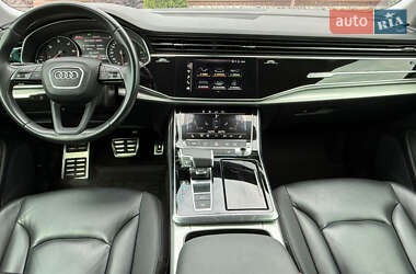 Внедорожник / Кроссовер Audi Q8 2019 в 