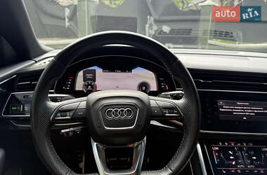 Позашляховик / Кросовер Audi Q8 2019 в 