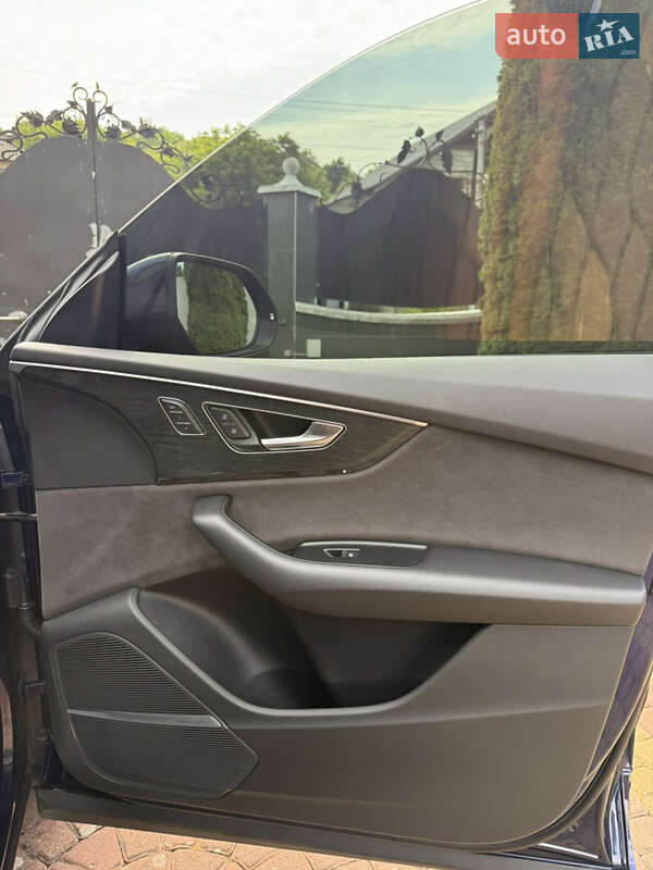 Внедорожник / Кроссовер Audi Q8 2019 в Виноградове