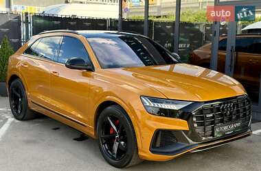 Внедорожник / Кроссовер Audi Q8 2018 в 