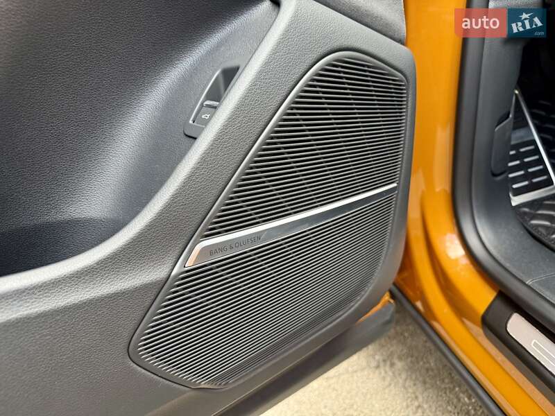 Внедорожник / Кроссовер Audi Q8 2018 в Киеве
